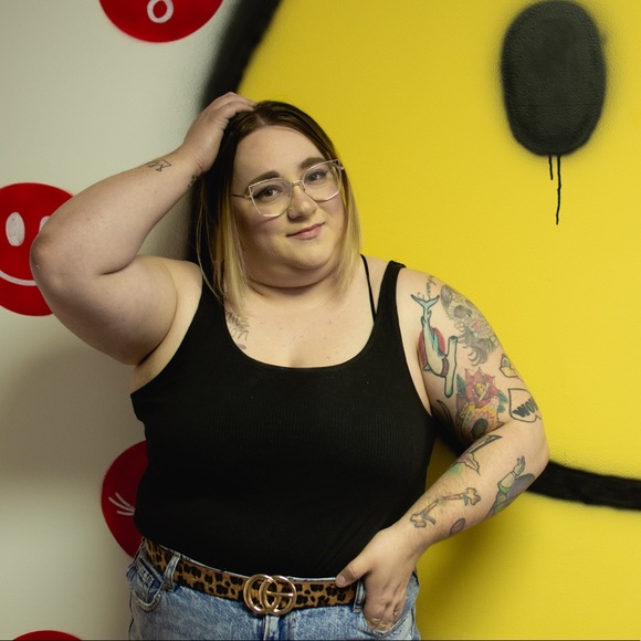 Meet your Posher, Victoria - Picture 2 of 2